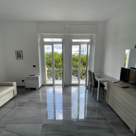 Summer Vado Ligure Exterior photo